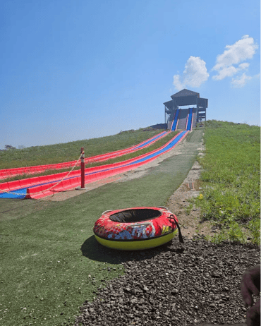 Randy's Thrill Hill during the summer time.