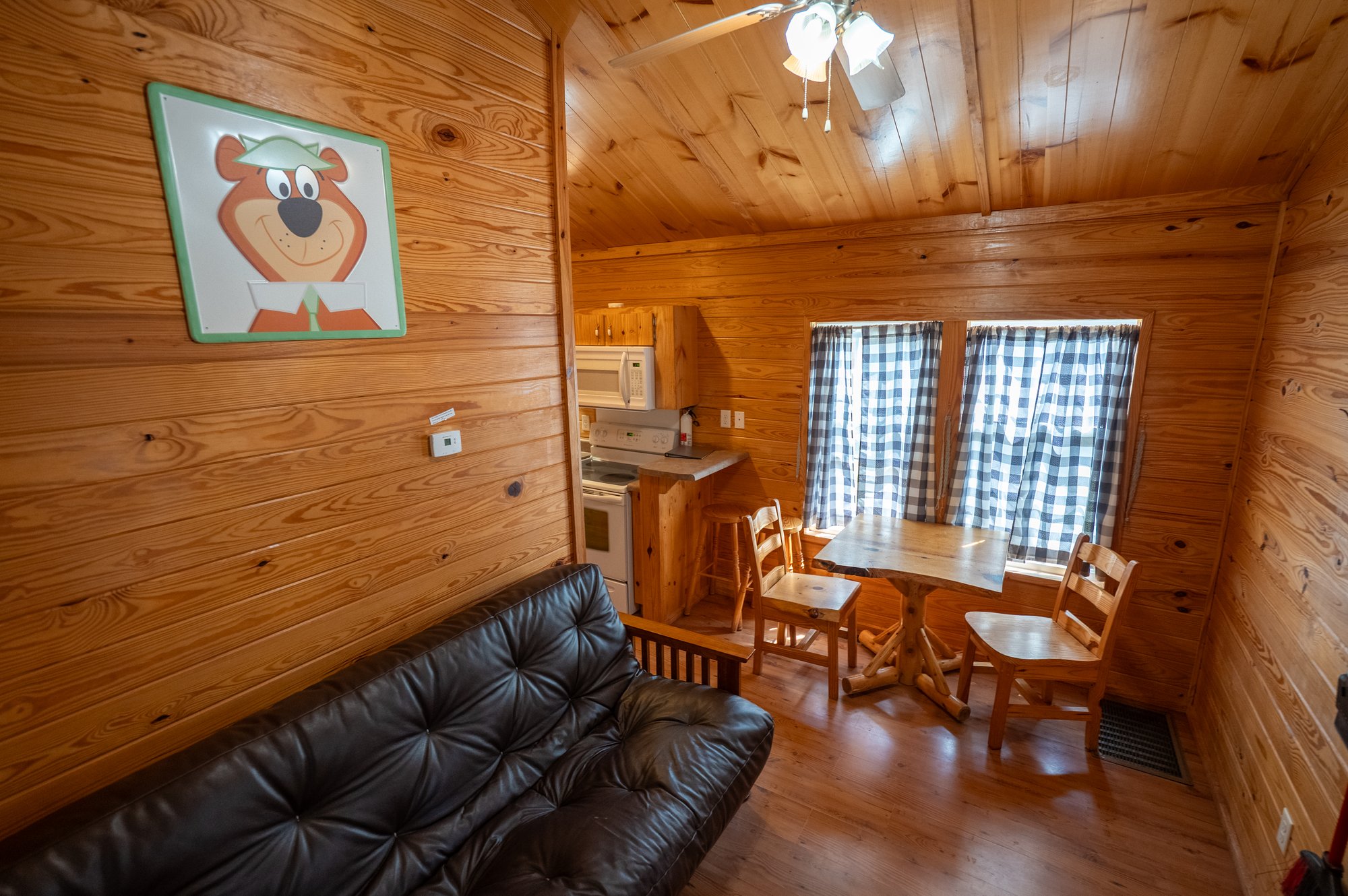 Yogi Cabin-01 Yogi Cabin-01