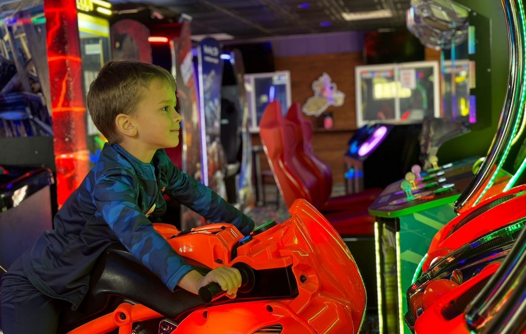 indoor attractions - jellystone park (6)