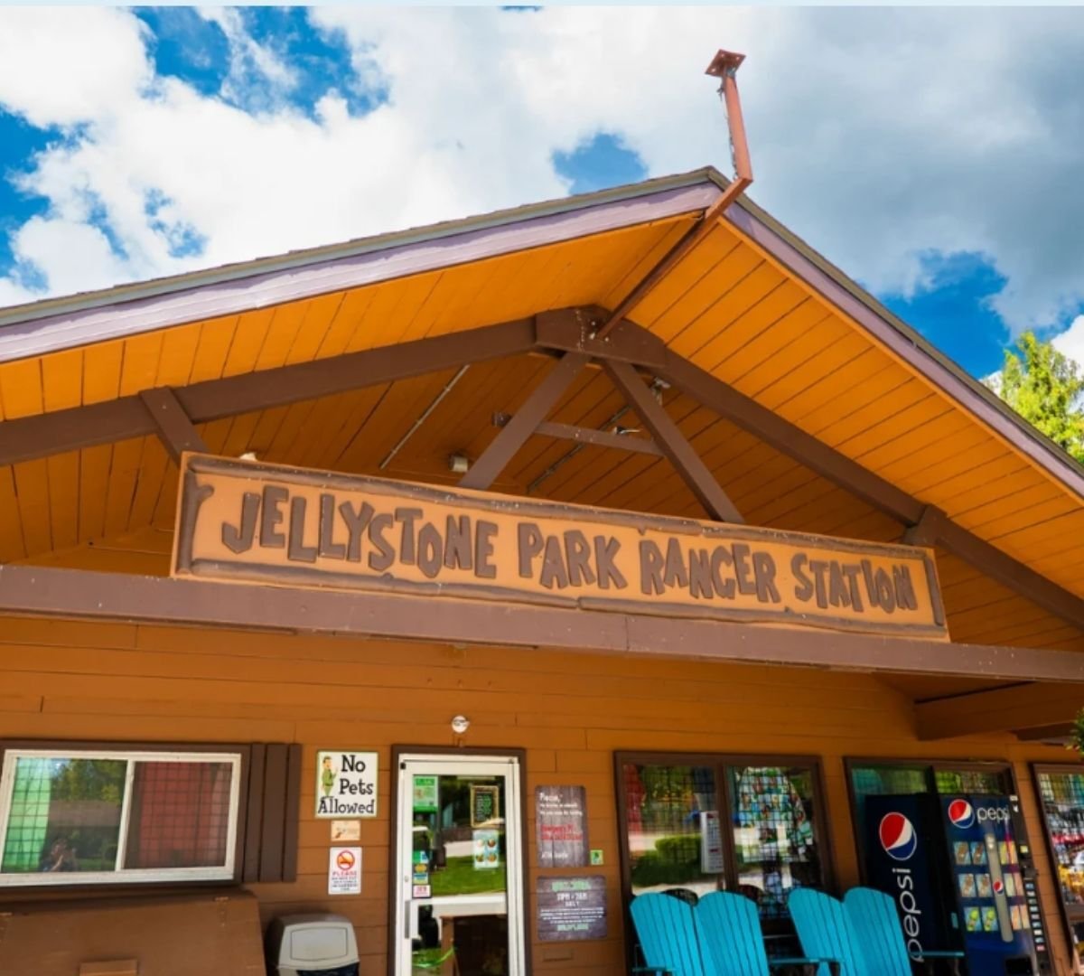 An image of the Jellystone Park Ranger Station.
